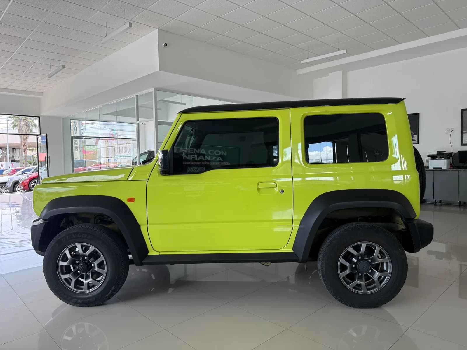 Suzuki JIMNY GLX TA 2022 - más imágenes