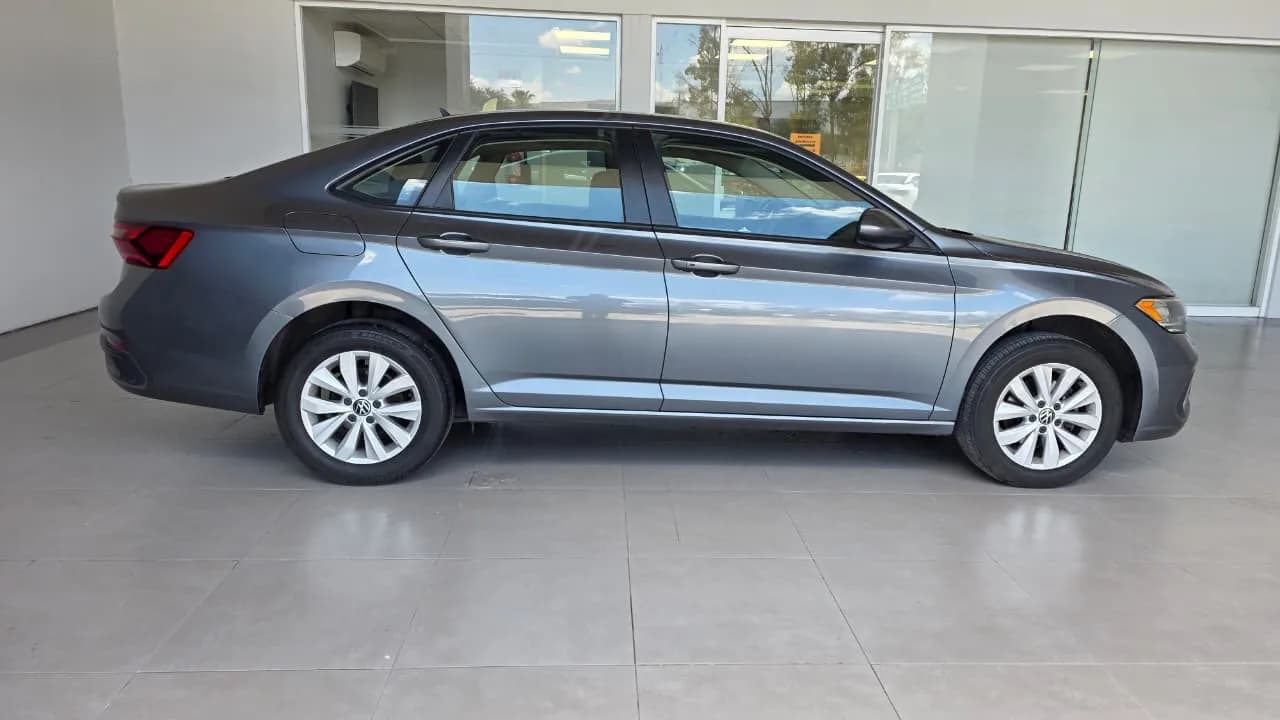 Volkswagen VOLKSWAGEN JETTA COMFORTLINE 2023 - imagen 4