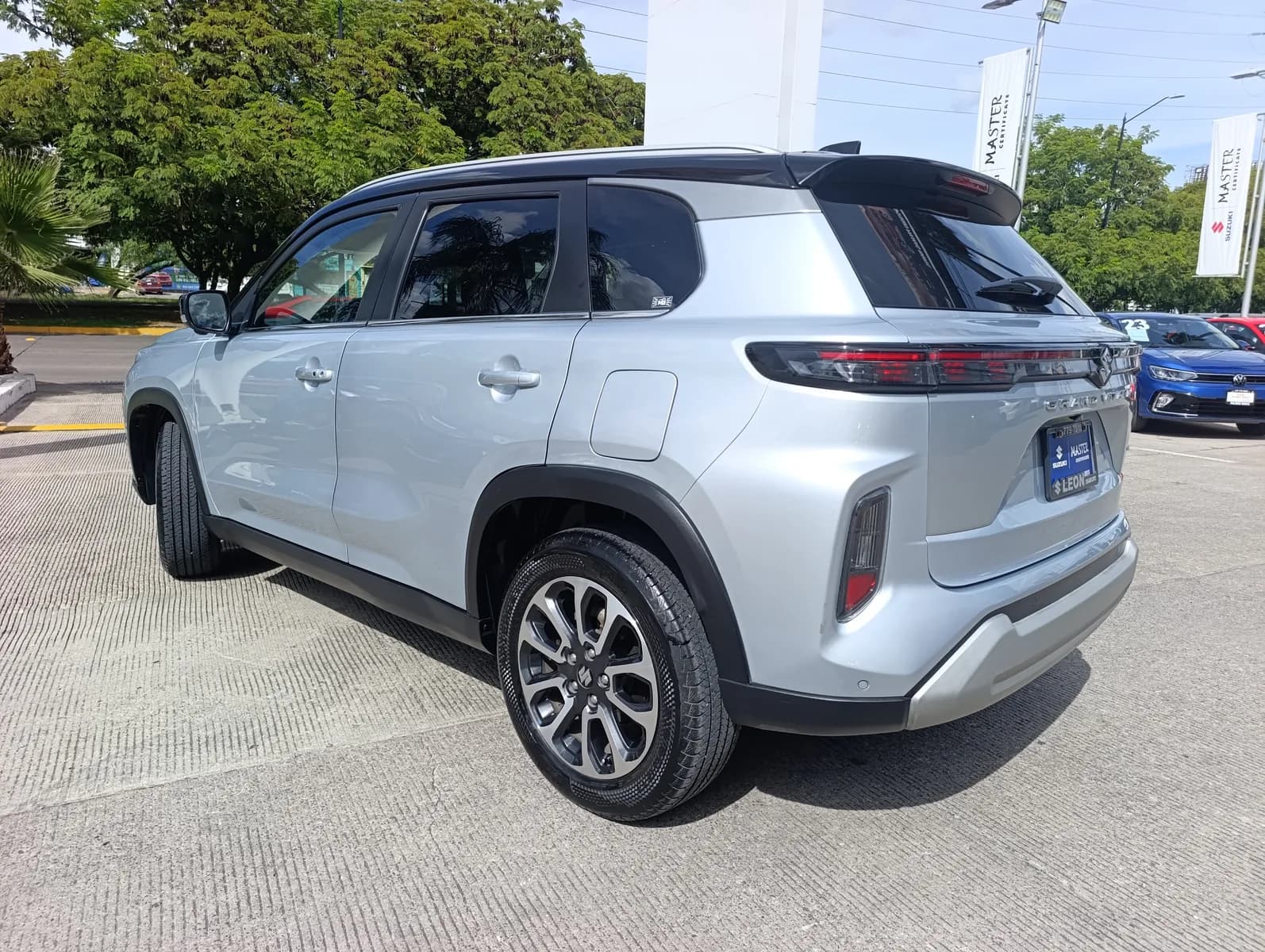 Suzuki SUZUKI GRAND VITARA GLX 1.5L BOOSTERGREEN 2024 - más imágenes