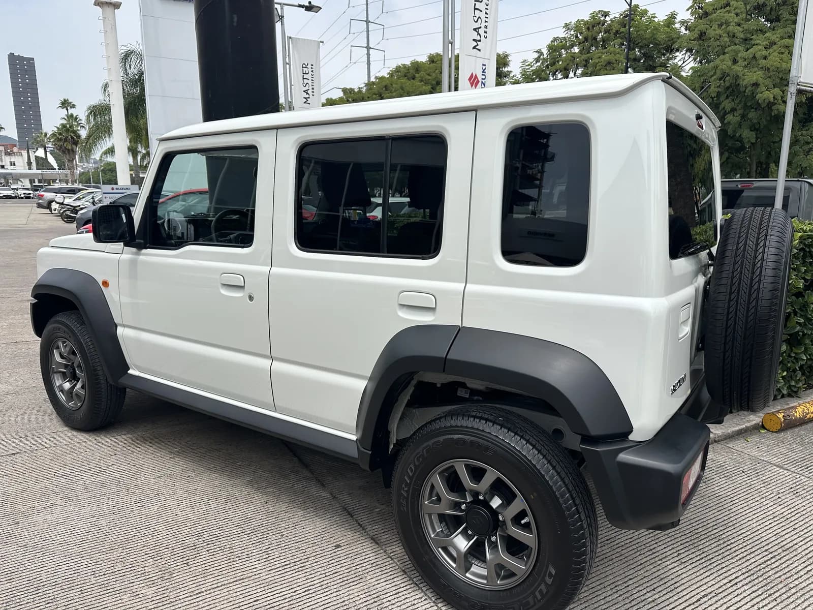 Suzuki SUZUKI JIMNY GLX 1.5L 4CIL 4WD 4PAS 5PTAS 2026 - imagen 3