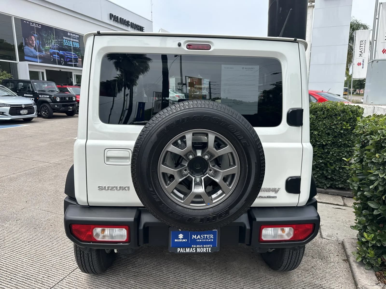 Suzuki SUZUKI JIMNY GLX 1.5L 4CIL 4WD 4PAS 5PTAS 2026 - más imágenes