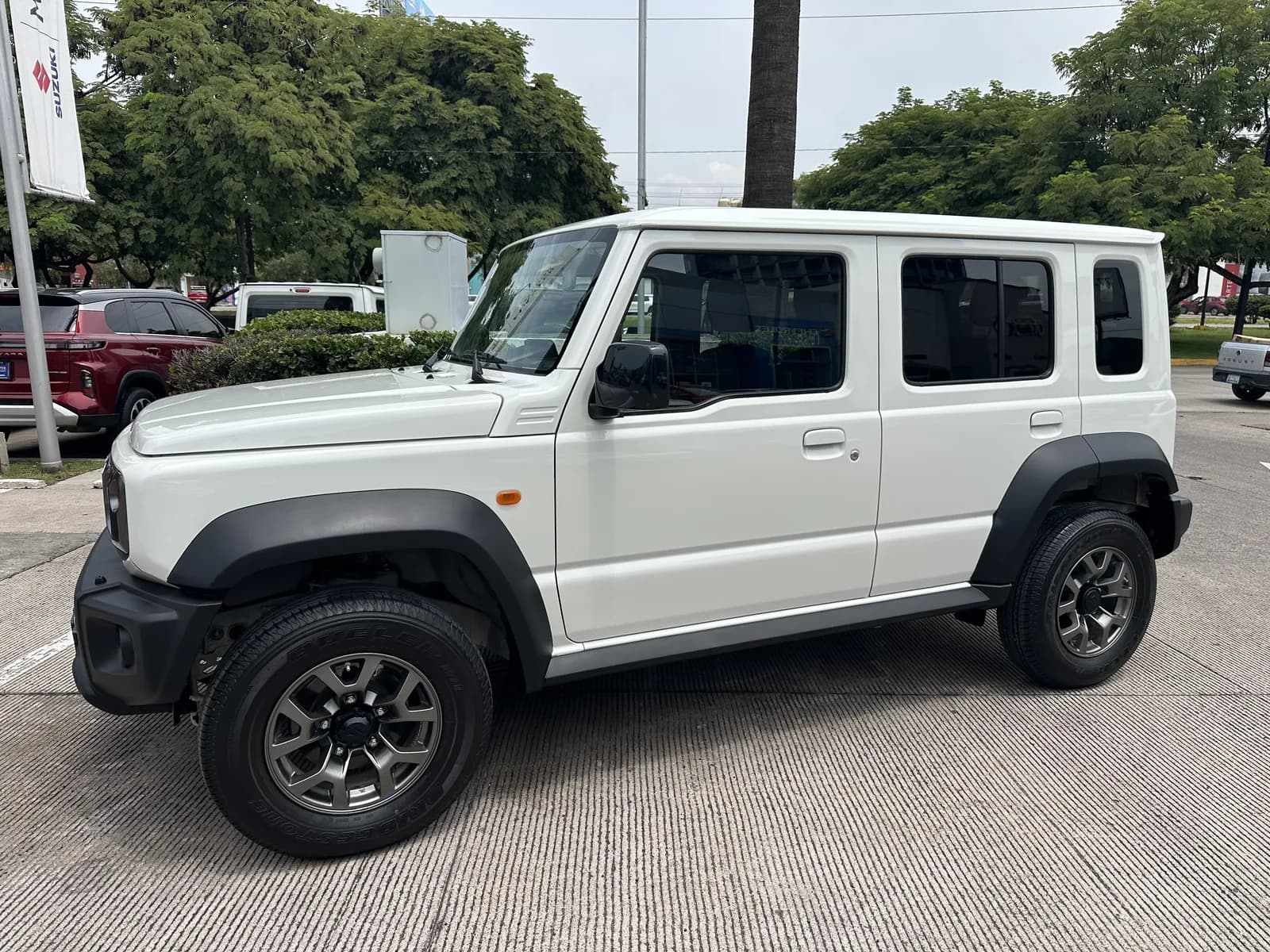 Suzuki SUZUKI JIMNY GLX 1.5L 4CIL 4WD 4PAS 5PTAS 2026 - imagen 2