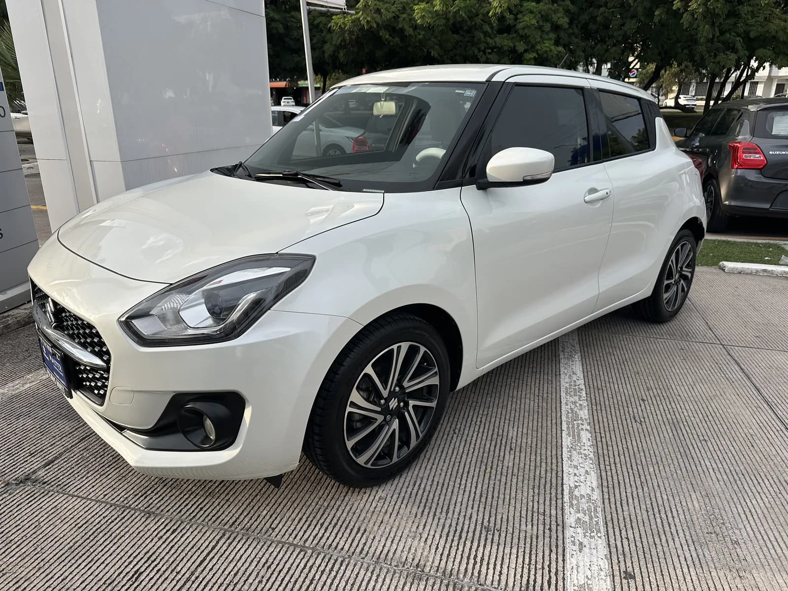 Suzuki SUZUKI SWIFT GLX 1.0L BOOSTERJET 3CIL 2WD 2021