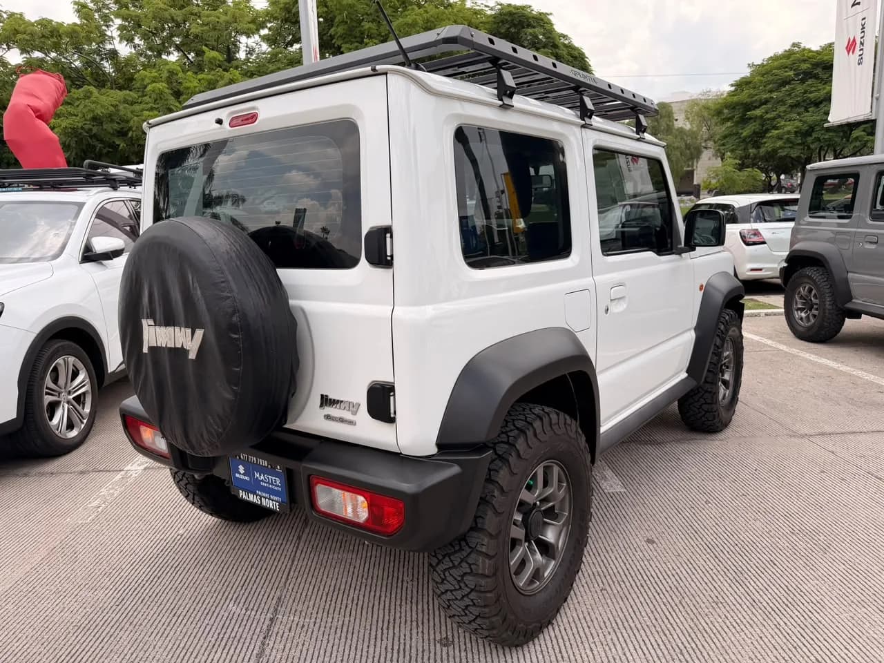 Suzuki SUZUKI JIMNY GLX 1.5L 4CIL 4WD 4PAS 3PTAS 2021 - más imágenes