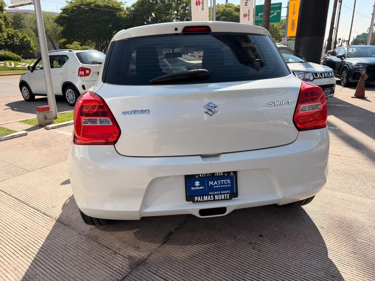 Suzuki SUZUKI SWIFT GLX 1.2L 4CIL 2WD TM5 2019 - imagen 4