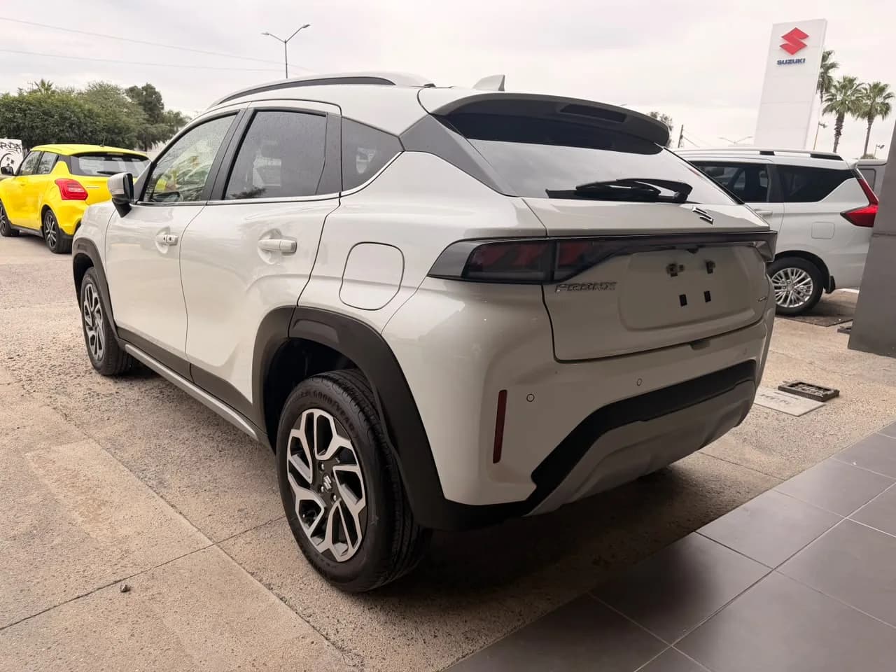 Suzuki SUZUKI FRONX GLX 2024 - imagen 2