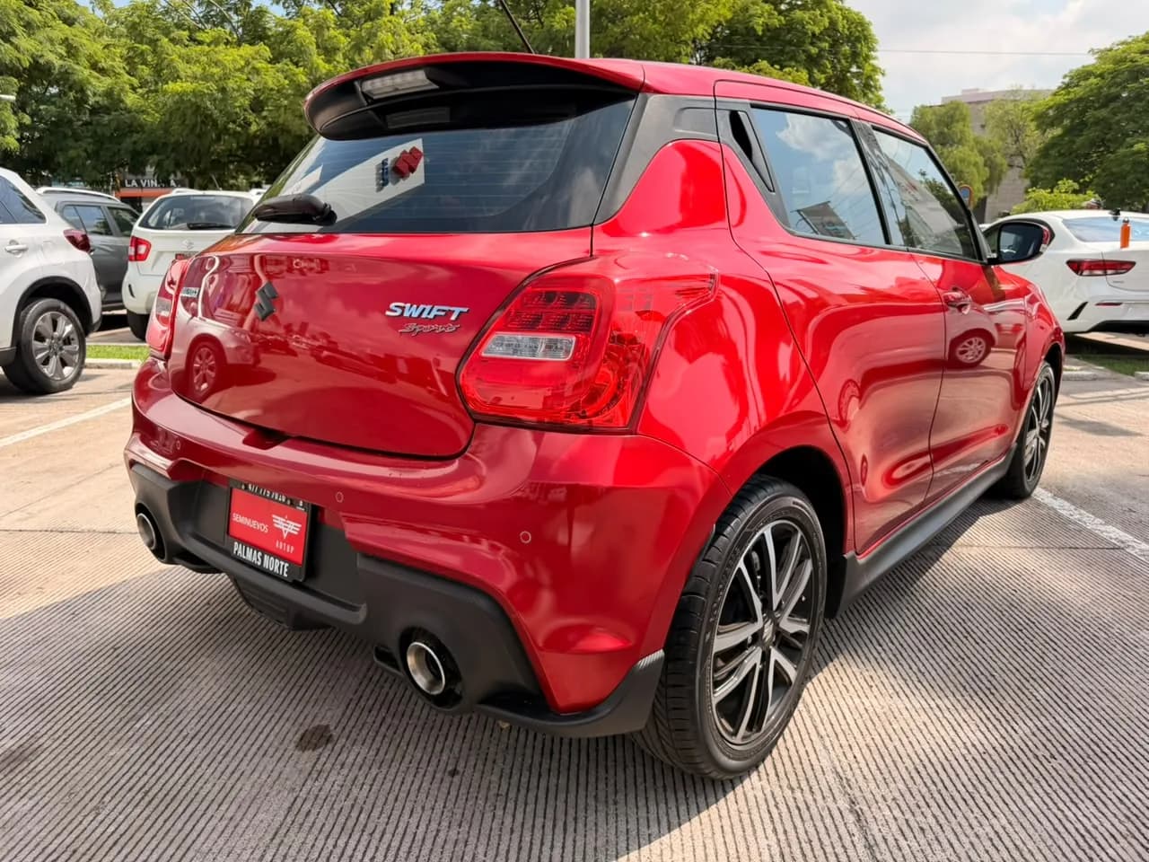 Suzuki SUZUKI SWIFT GLX SPORT 1.4L 4CIL 2WD TM6 2024 - más imágenes
