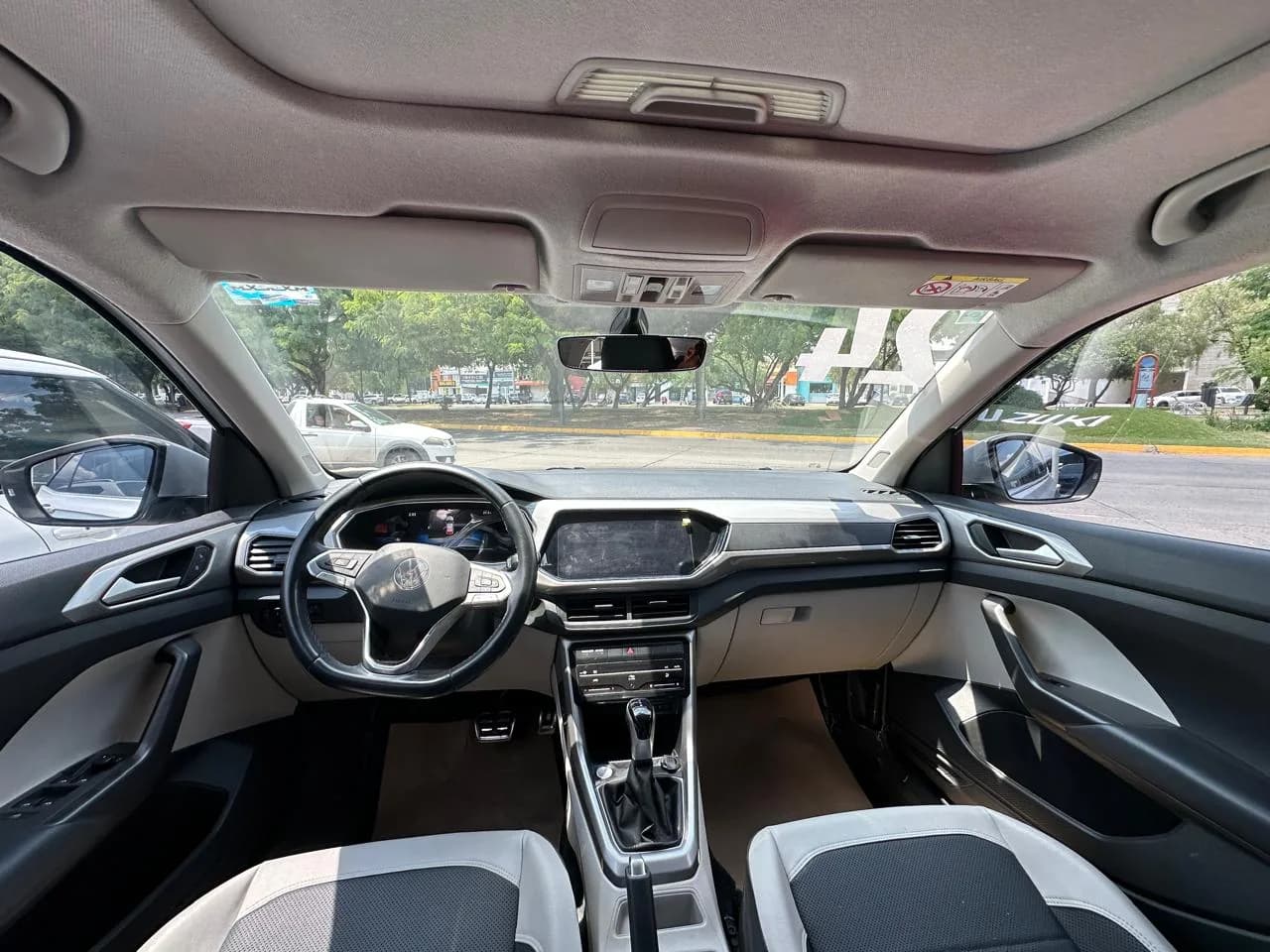 Volkswagen VW TAIGUN HIGHLINE 1.0 TSI TIP 2024 - más imágenes