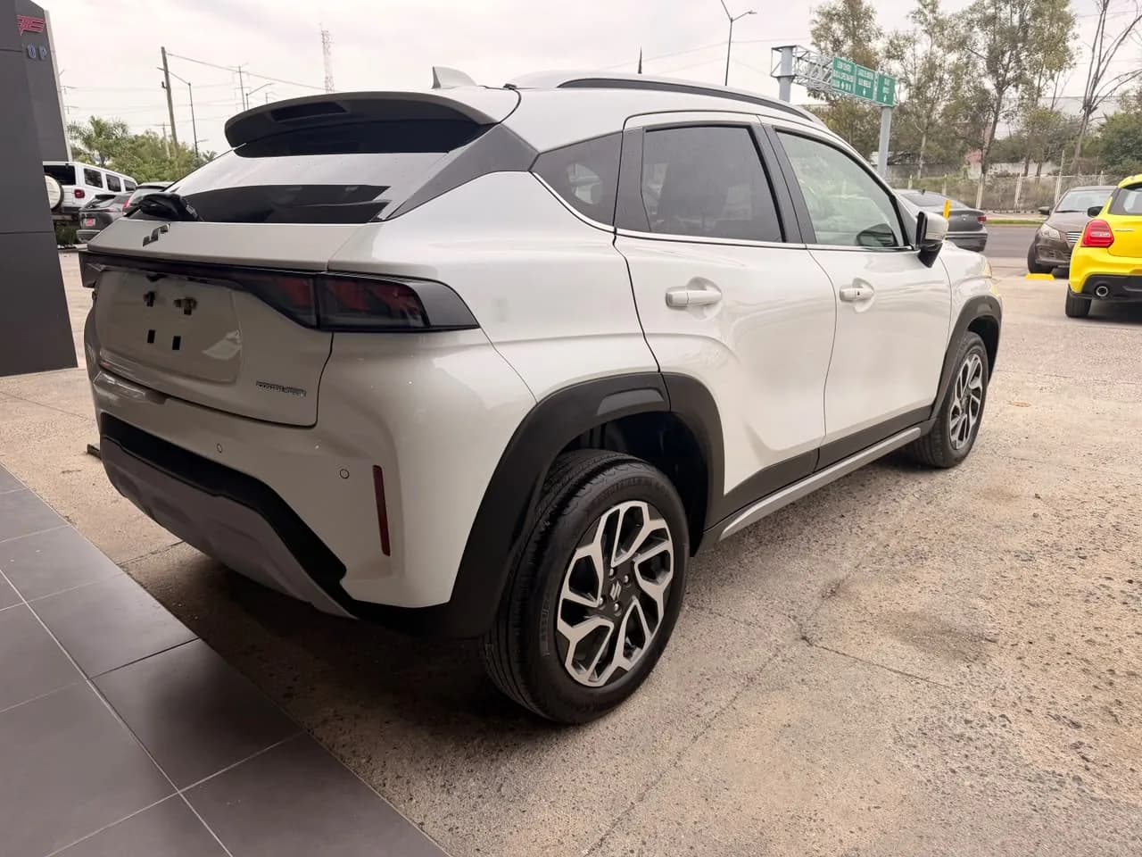 Suzuki SUZUKI FRONX GLX 2024 - imagen 4