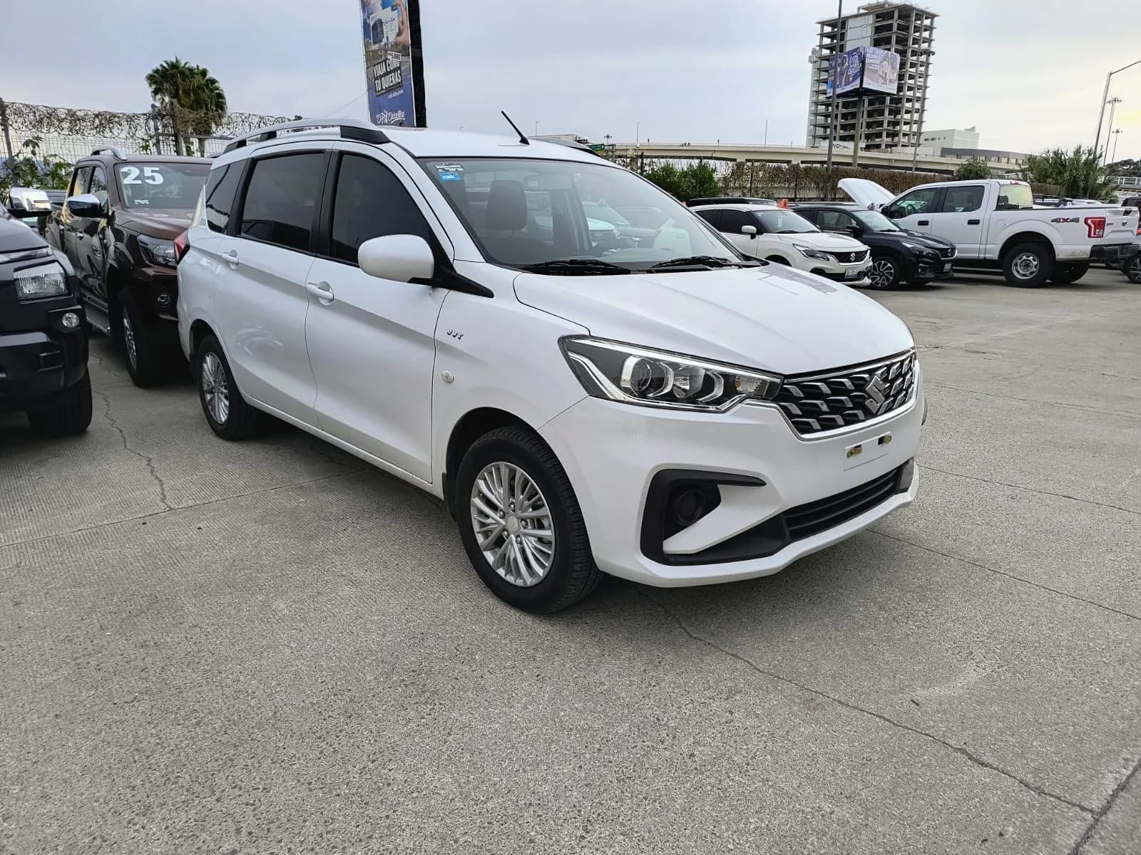 Suzuki SUZUKI ERTIGA GLS 2025