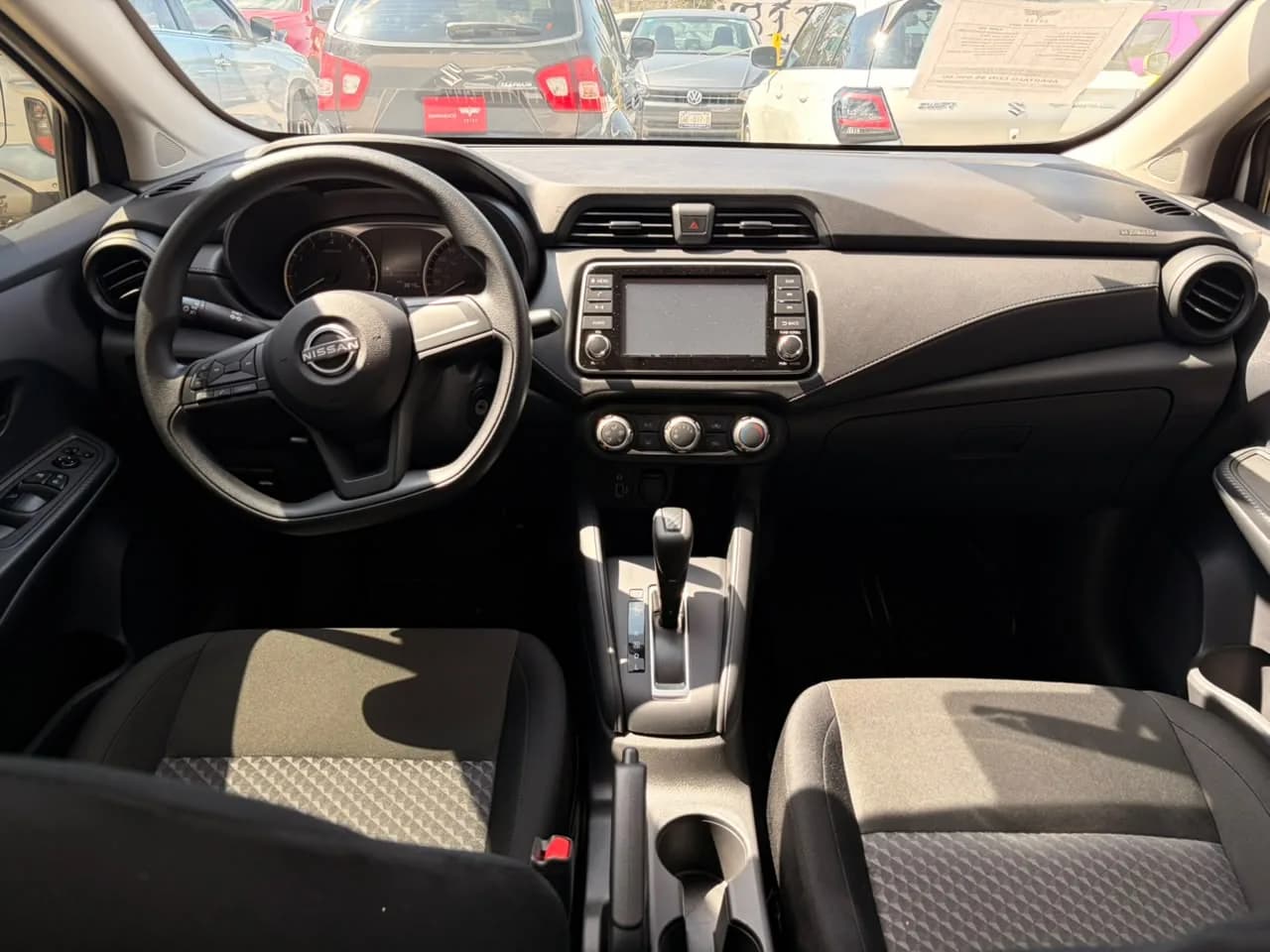 Nissan NISSAN VERSA SENSE 2024 - más imágenes