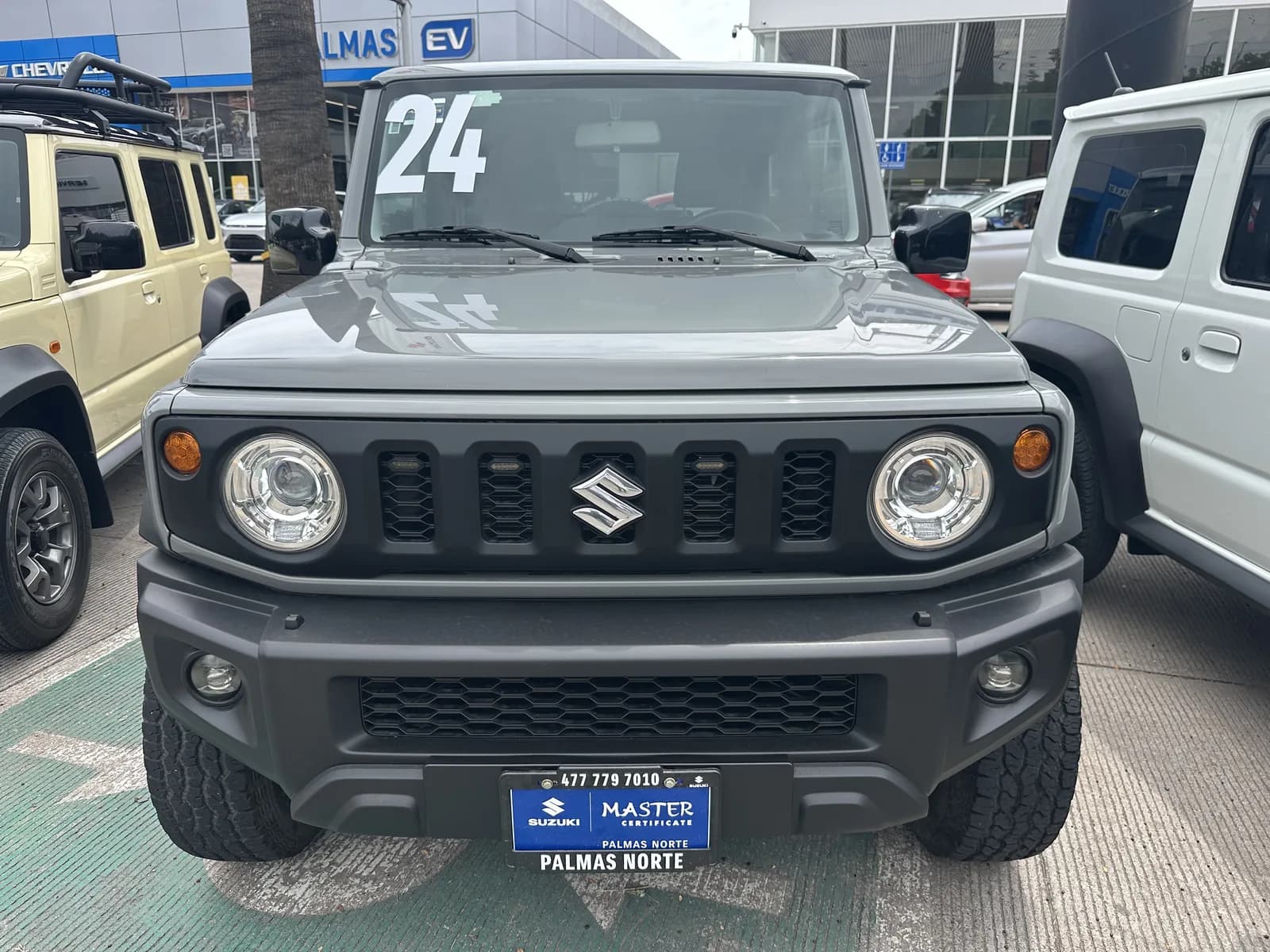 Suzuki SUZUKI JIMNY GLX 1.5L 4CIL 4WD 4PAS 3PTAS 2024 - imagen 2