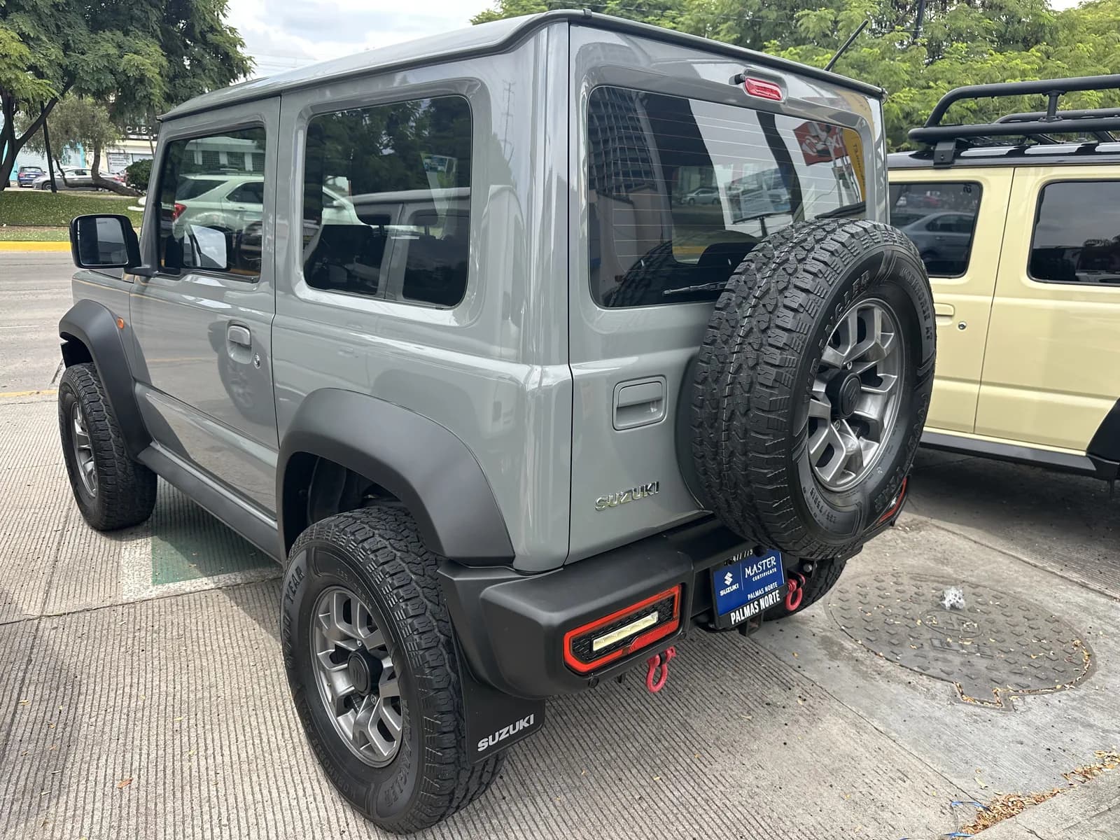 Suzuki SUZUKI JIMNY GLX 1.5L 4CIL 4WD 4PAS 3PTAS 2024 - imagen 4