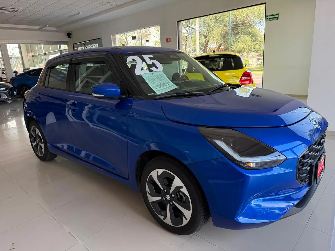 Suzuki SWIFT GLX BOOSTERGREEN 2025 - imagen 2