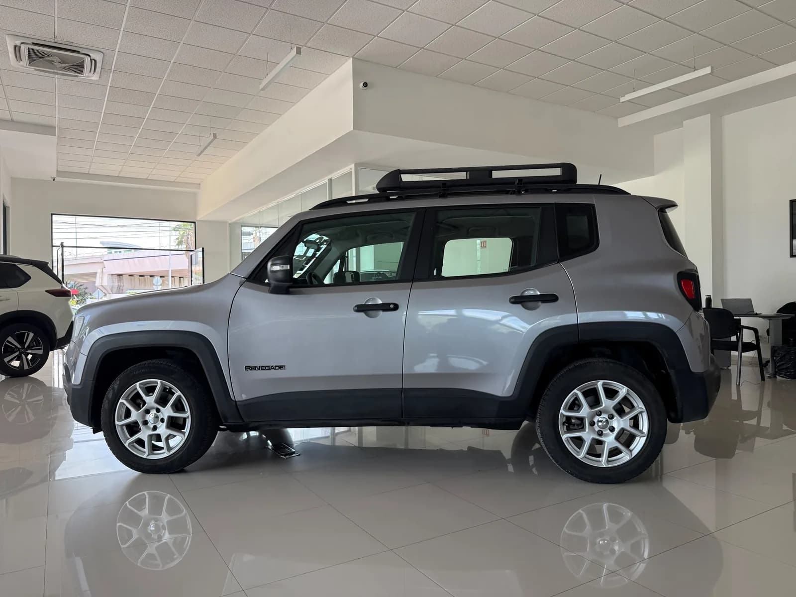 Jeep JEEP RENEGADE SPORT 1.8 TA 2022 - imagen 4