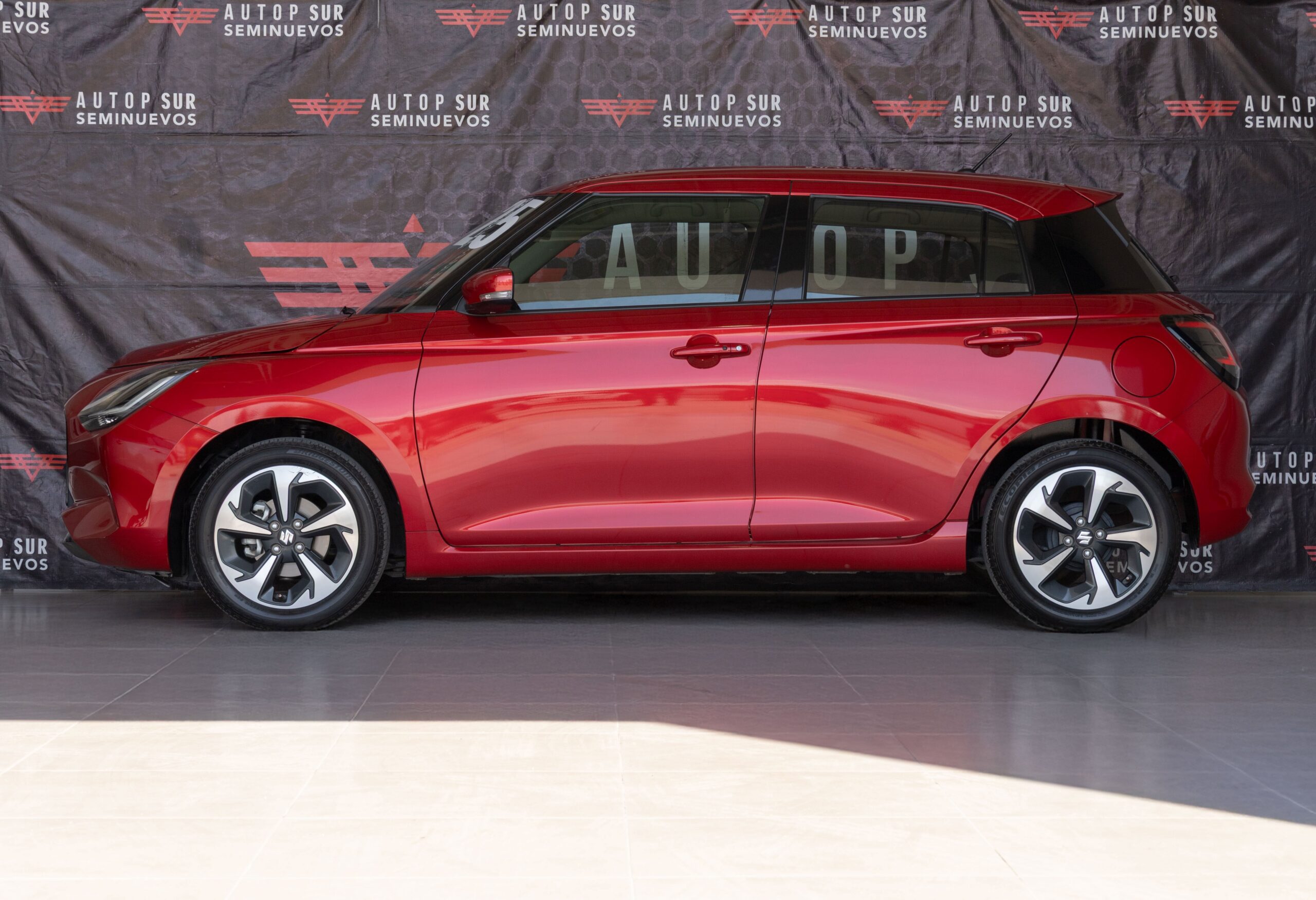 SUZUKI JIMNY GLX 5 PTAS 2025 GRIS ANTARTIDA - Image 3