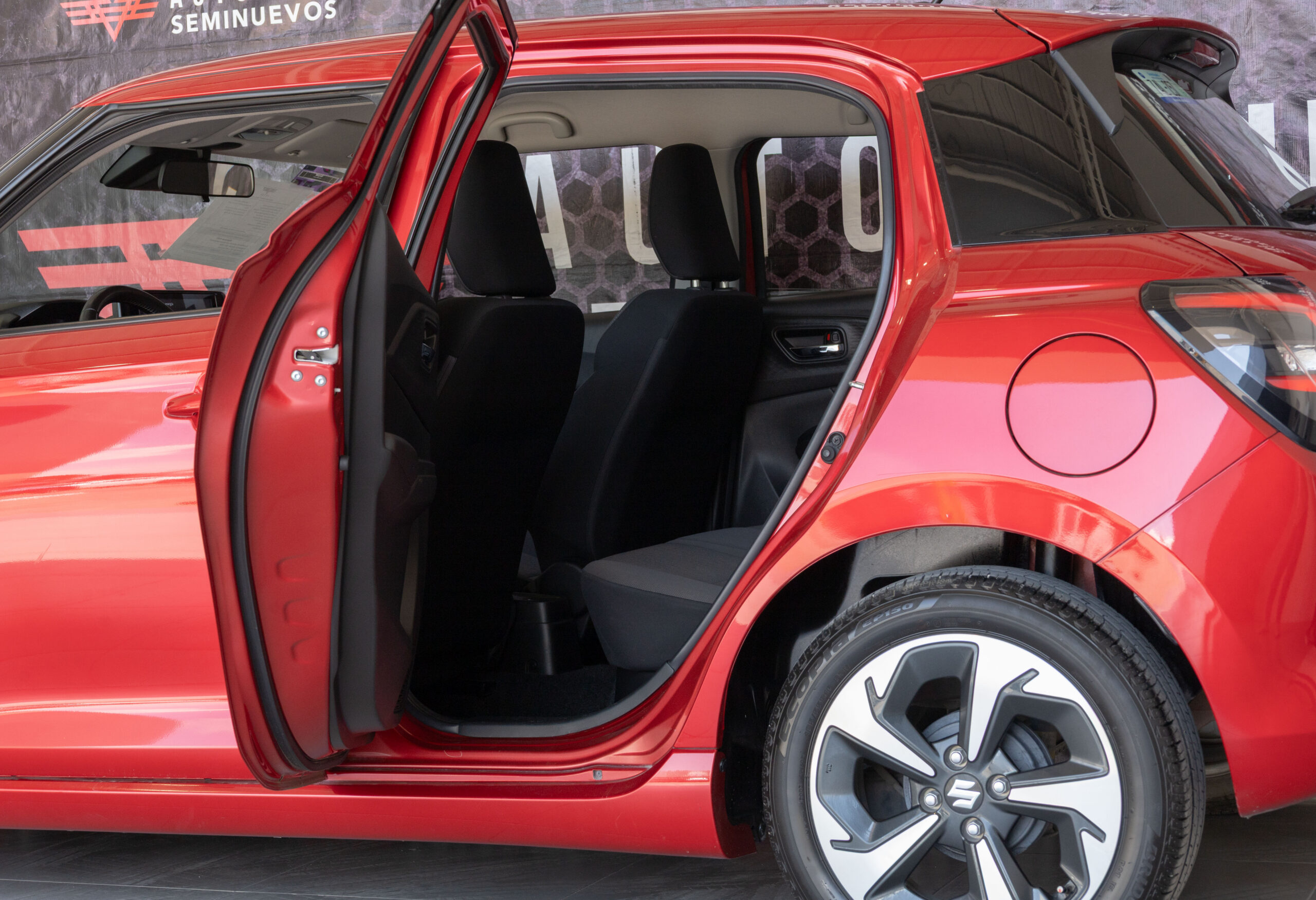 SUZUKI JIMNY GLX 5 PTAS 2025 GRIS ANTARTIDA - Image 6