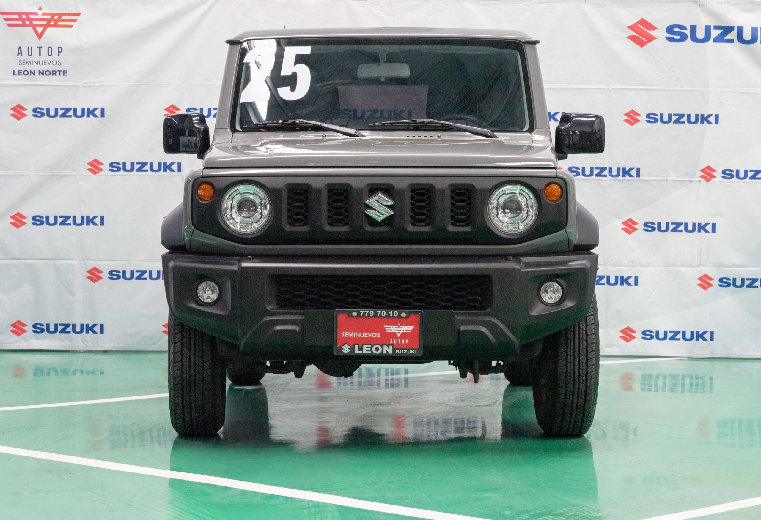 SUZUKI JIMNY GLX 3 PTAS 2025 GRIS CUARZO - Image 2