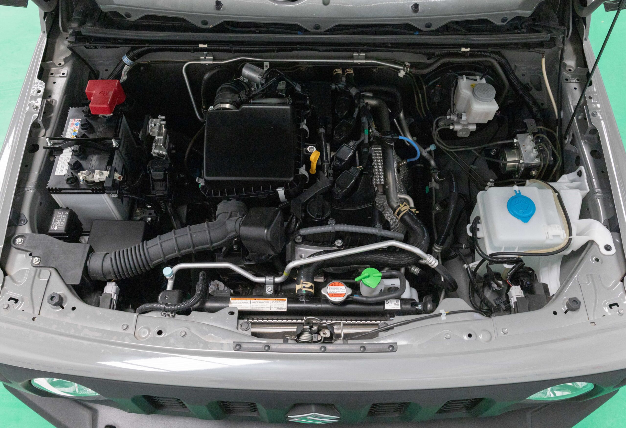 SUZUKI JIMNY GLX 3 PTAS 2025 GRIS CUARZO - Image 8