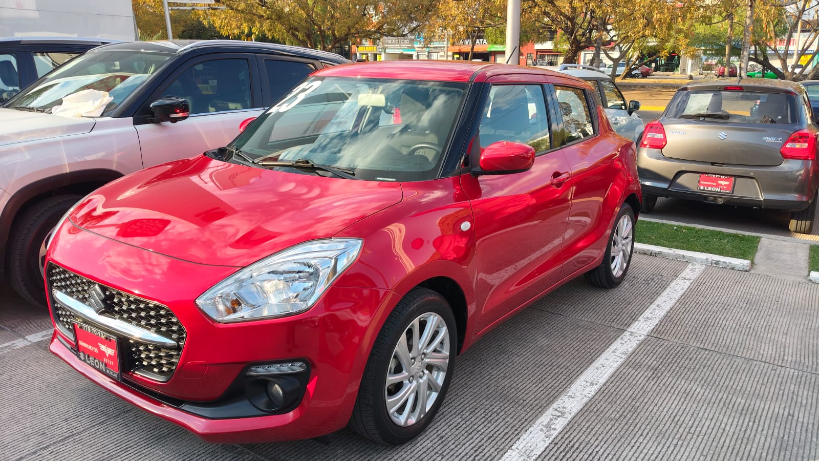 SUZUKI SWIFT GLS 1.2L 4CIL 2WD CVT 2023 ROJO VANADIO ATM