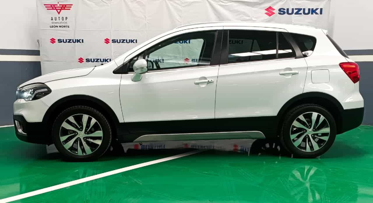 SUZUKI S-CROSS GLX 1.6 LT BLANCO 98,000Km $296,000.00 - Image 4
