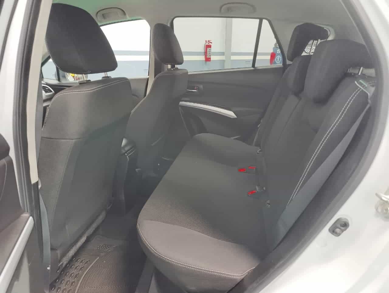 SUZUKI S-CROSS GLX 1.6 LT BLANCO 98,000Km $296,000.00 - Image 6